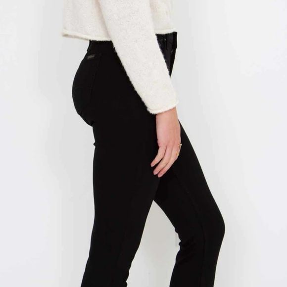 Silver Jeans Curvy High Rise Skinny Jeans for Women in Black - Picture 4 of 12